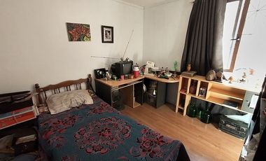 AMPLIA CASA ESQUINA, IDEAL PARA COMERCIO. METRO PEDREROS