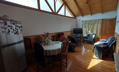 AMPLIA CASA ESQUINA, IDEAL PARA COMERCIO. METRO PEDREROS