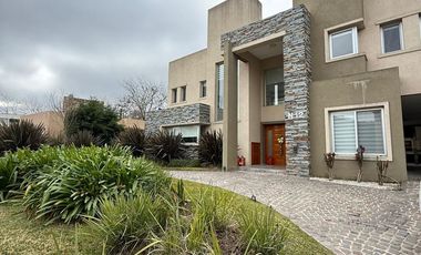 Casa en  Venta , 5 ambientes, Fincas de Hudson