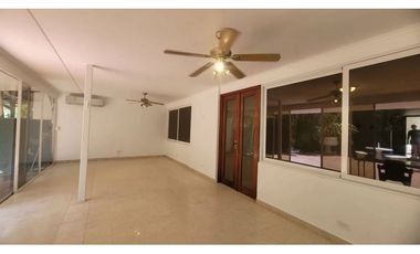 Se vende o alquila amplia casa ubicada en Paitilla. (AA)