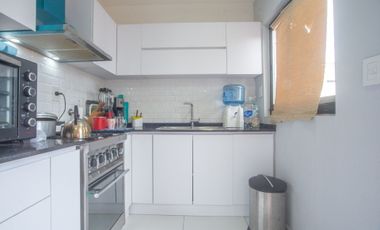 Venta PH 4 ambientes, con terraza, en La Boca.