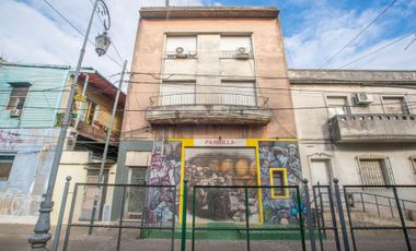 Venta PH 4 ambientes, con terraza, en La Boca.
