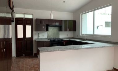 Casa en venta sobre Paseo Jurica !
