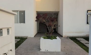 Venta de departamento duplex planta baja en Privalia