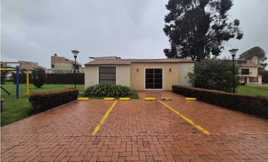 VENDO CASA EN CHIA CONJUNTO OPORTO