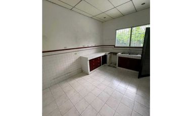 ALQUILER  DE CASA COMERCIAL SAN FRANCISCO 800 MTS