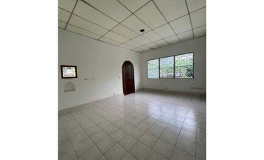 ALQUILER  DE CASA COMERCIAL SAN FRANCISCO 800 MTS