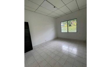 ALQUILER  DE CASA COMERCIAL SAN FRANCISCO 800 MTS