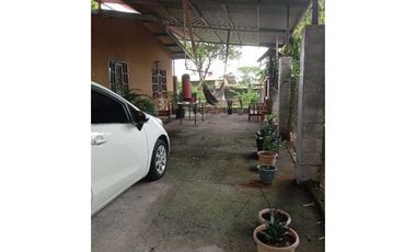 VENDO CASA CON PISCINA EN LOS ALGARROBOS