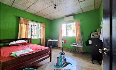 VENDO CASA CON PISCINA EN LOS ALGARROBOS