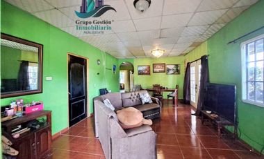 VENDO CASA CON PISCINA EN LOS ALGARROBOS