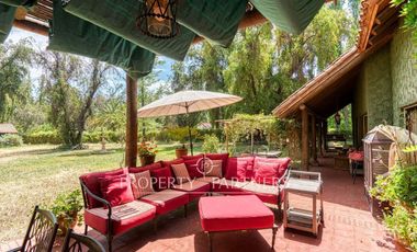 Preciosa casa estilo chileno en el Principal de Pirque