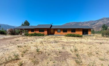 Parcela rebajada con casa en condominio consolidado