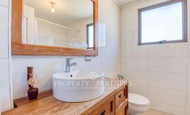 Parcela rebajada con casa en condominio consolidado