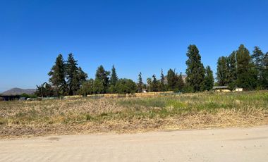 Amplias Parcelas con céntrica ubicación en Pirque