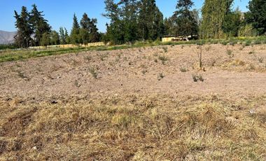 Amplias Parcelas con céntrica ubicación en Pirque