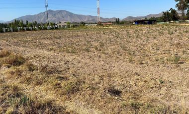 Amplias Parcelas con céntrica ubicación en Pirque