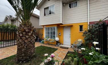 Cómoda casa de 2 niveles en  Ciudad del Sol