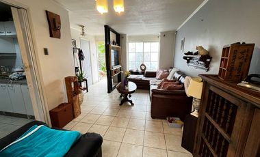 Cómoda casa de 2 niveles en  Ciudad del Sol