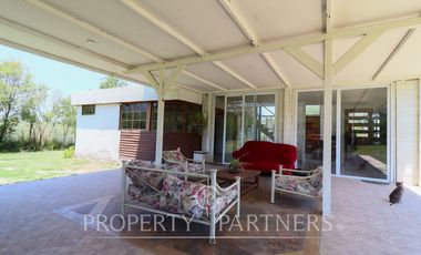 Hermosa propiedad contemporánea en parcela