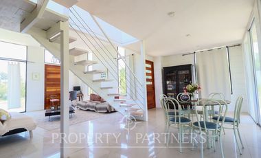 Hermosa propiedad contemporánea en parcela