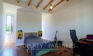 Hermosa propiedad contemporánea en parcela