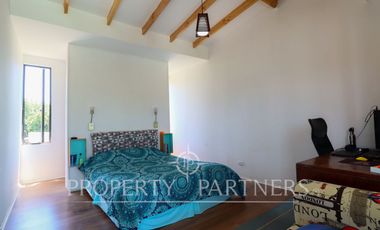 Hermosa propiedad contemporánea en parcela