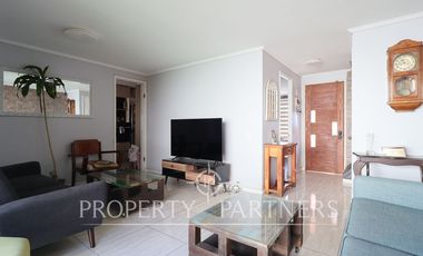 Linda casa en seguro condominio