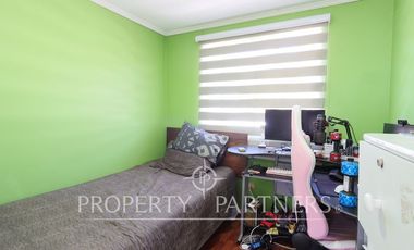 Linda casa en seguro condominio