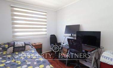 Linda casa en seguro condominio