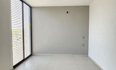 ‼️CASA DE 3 RECÁMARAS FRENTE A JARDÍN A UNOS PASOS DE AVENIDA‼️