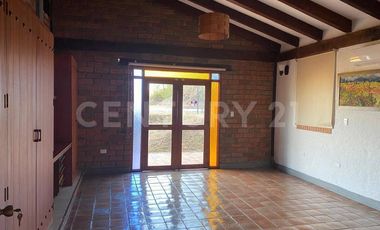 Renta Hermosa casa campestre km 1 via Dapa Urbanizacion Colinas de Arroyo Alto