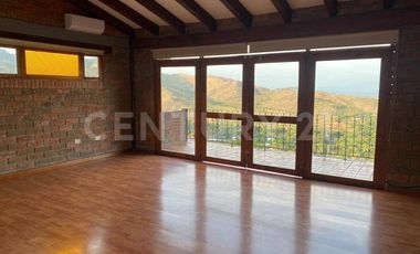 Renta Hermosa casa campestre km 1 via Dapa Urbanizacion Colinas de Arroyo Alto