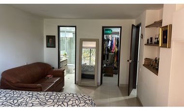 VENTA  AMPLIO APARTAMENTO DUPLEX UNIDAD CERRADA SAN LUCAS EL POBLADO