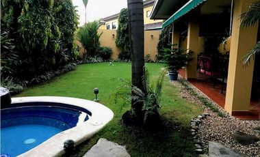 Se Vende Casa Antigua Costa del Este
