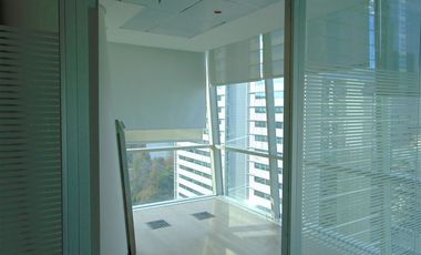 Oficina en Arriendo en Isidora Goyenechea con calle Magdalena