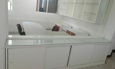 RENTO LOCAL AMUEBLADO PROPIO PARA OFICINA, DESPACHO, CONSULTORIO, ETC