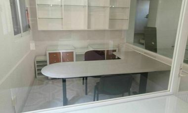 RENTO LOCAL AMUEBLADO PROPIO PARA OFICINA, DESPACHO, CONSULTORIO, ETC