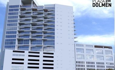 Local Comercial en Plaza Dolmen, Bosque Real