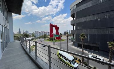 Local Comercial en Plaza Dolmen, Bosque Real