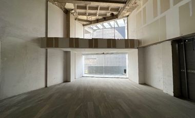 Local Comercial en Plaza Dolmen, Bosque Real