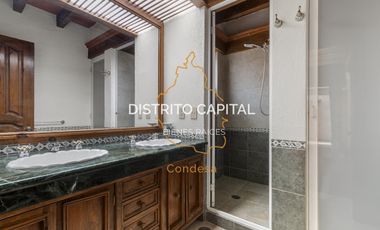 Casa estilo colonial en el Club de Golf San Carlos, Metepec, Estado de México