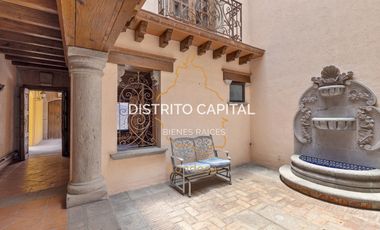 Casa estilo colonial en el Club de Golf San Carlos, Metepec, Estado de México