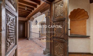 Casa estilo colonial en el Club de Golf San Carlos, Metepec, Estado de México