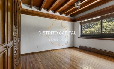 Casa estilo colonial en el Club de Golf San Carlos, Metepec, Estado de México