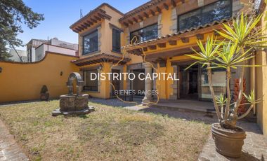 Casa estilo colonial en el Club de Golf San Carlos, Metepec, Estado de México