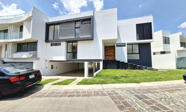 Casa de Lujo Nueva en Venta en Puerta las Lomas