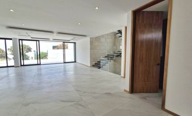 Casa de Lujo Nueva en Venta en Puerta las Lomas