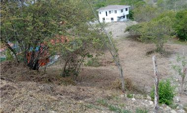 Venta de Amplio y Céntrico Terreno En Valle de los Lirios ,El Valle