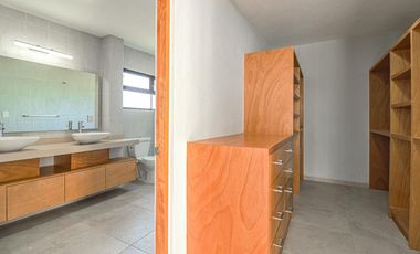 CASA MODERNA MINIMALISTA EN PARAISO COUNTRY CLUB
